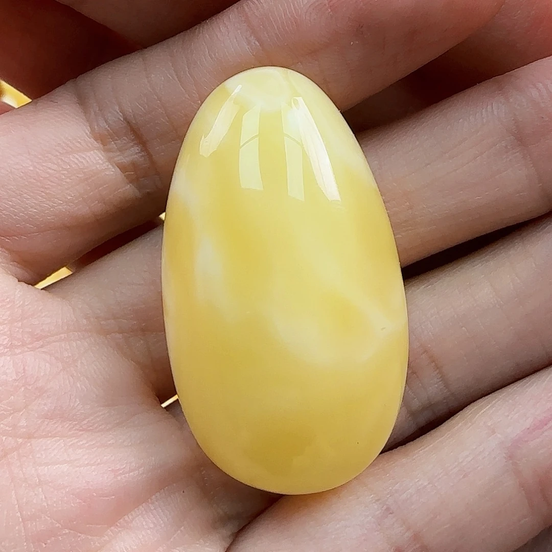 蜜蜡未镶嵌珠宝奇石