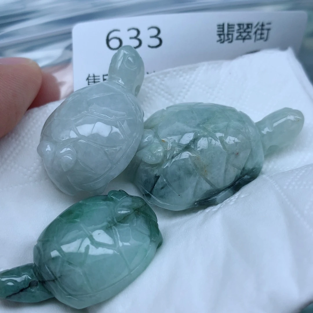 颈饰足铂镶嵌翡翠翡翠