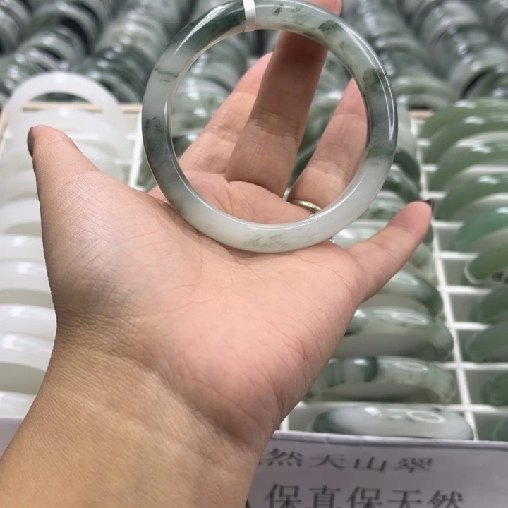 未镶嵌手镯石英质玉489