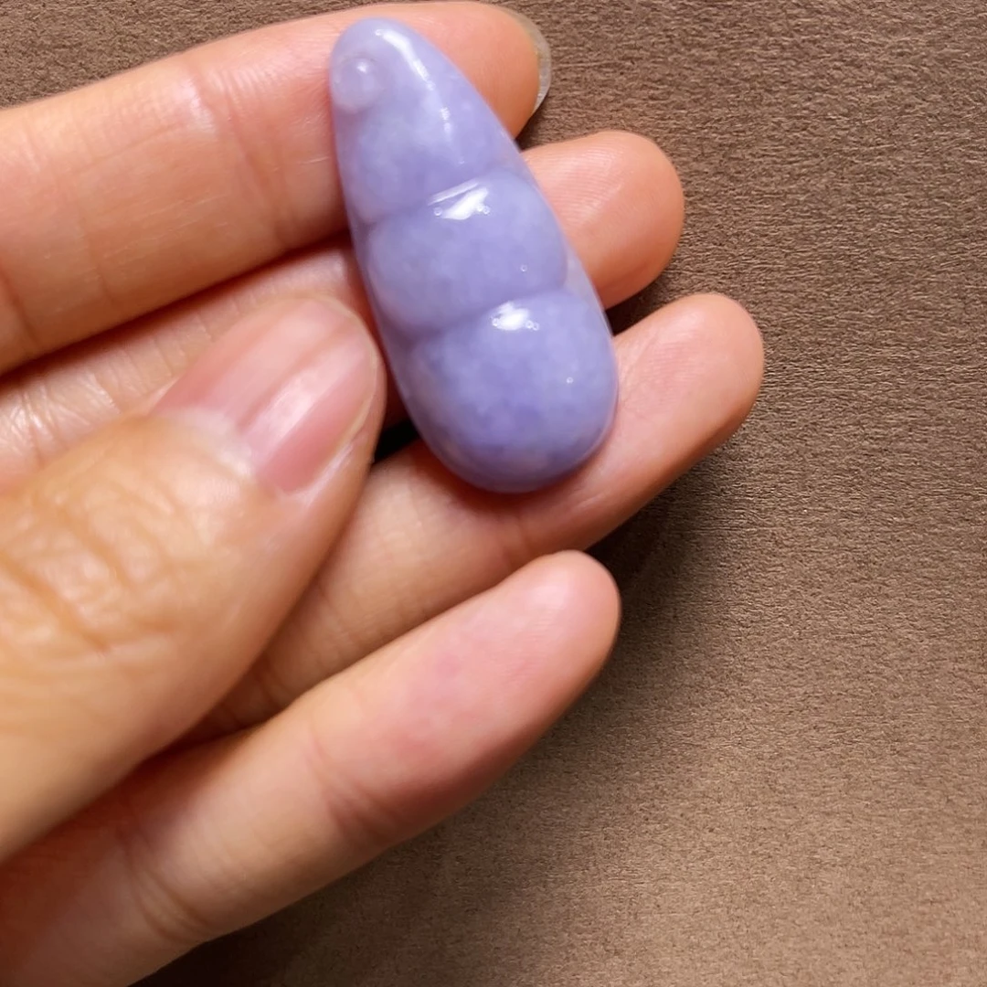 翡翠未镶嵌颈饰二**一