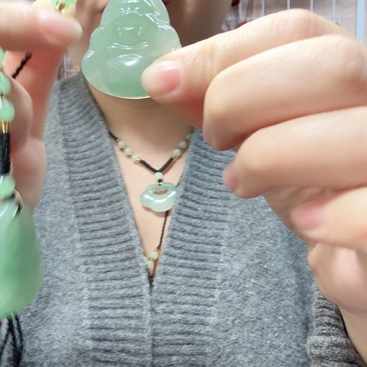 石英质玉未镶嵌颈饰微瑕有矿点东陵玉佛