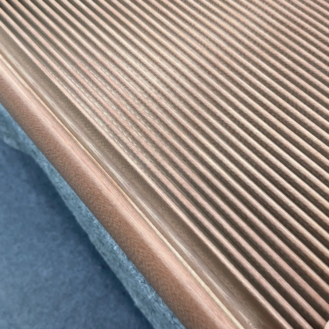 L***琴70405黃龙纹素盘。