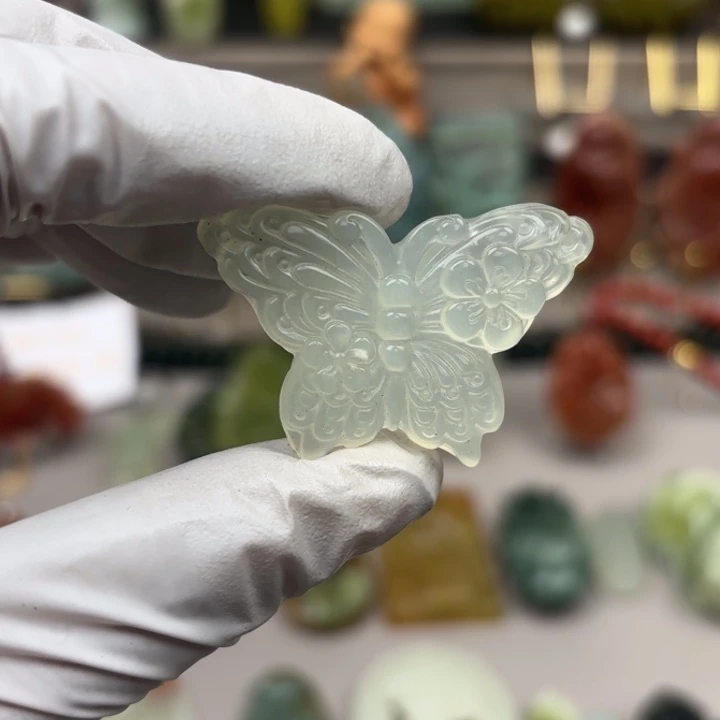 蛇纹石玉颈饰未镶嵌