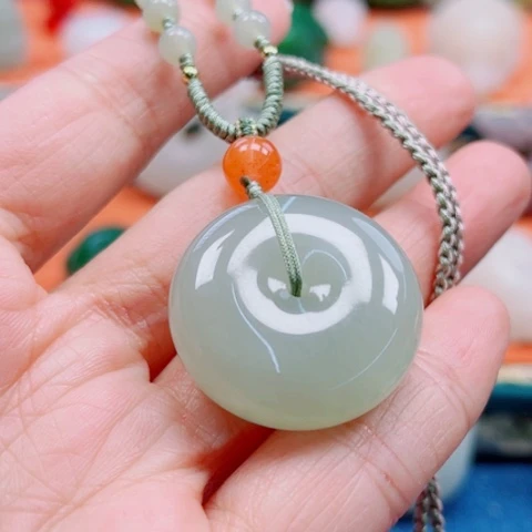 和田玉颈饰未镶嵌