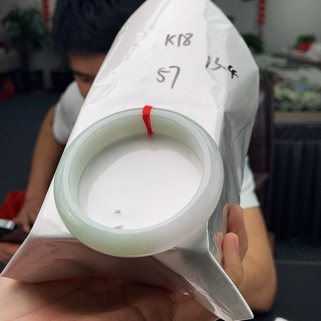 翡翠手镯未镶嵌拍一发一