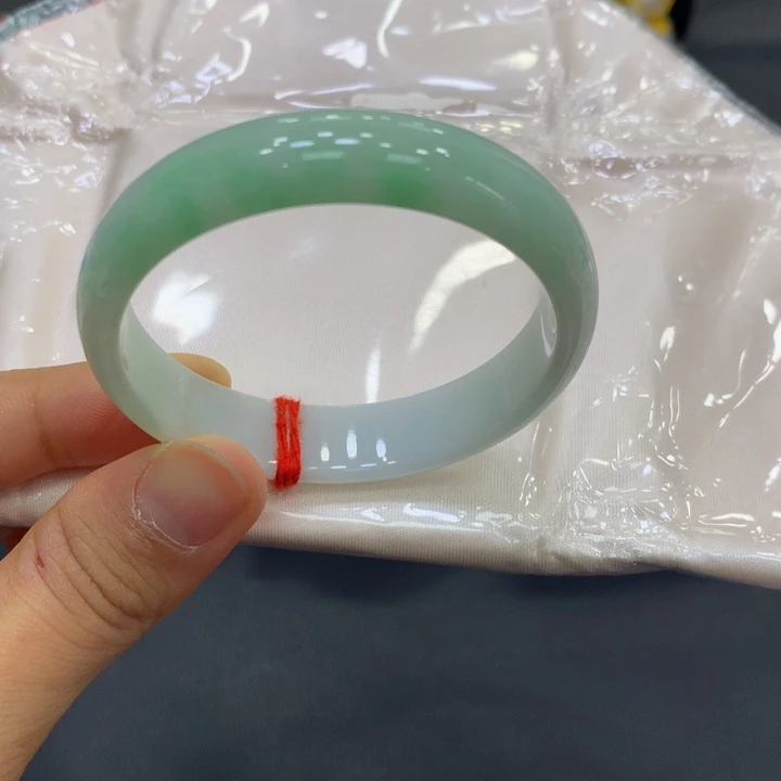 翡翠未镶嵌手镯翡翠18