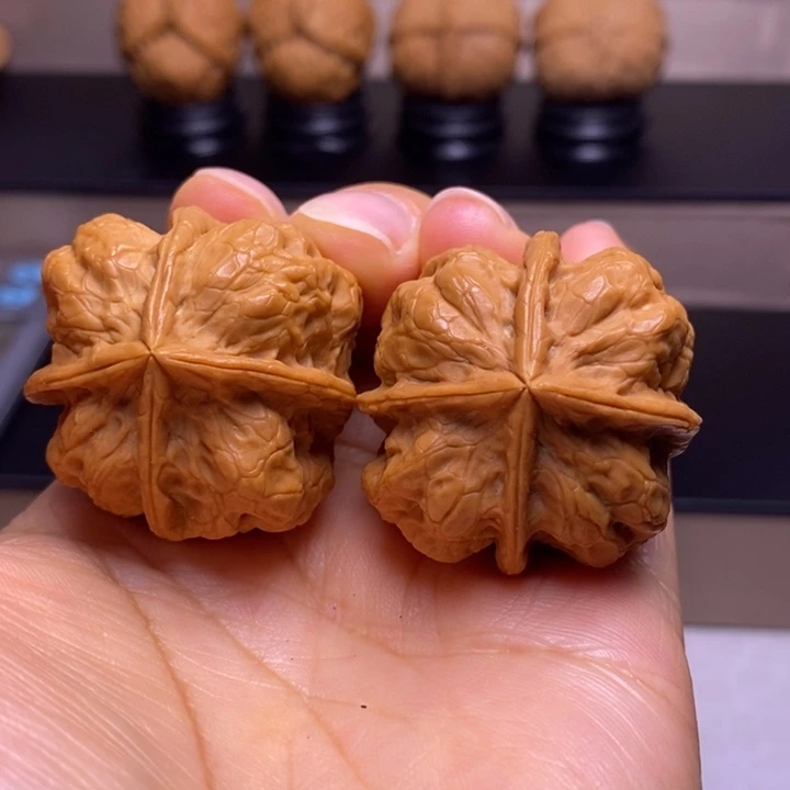 把件文玩核桃金尊四楞68