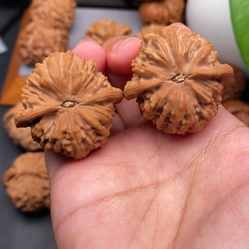 【闪购商品】文玩核桃把件金麒麟