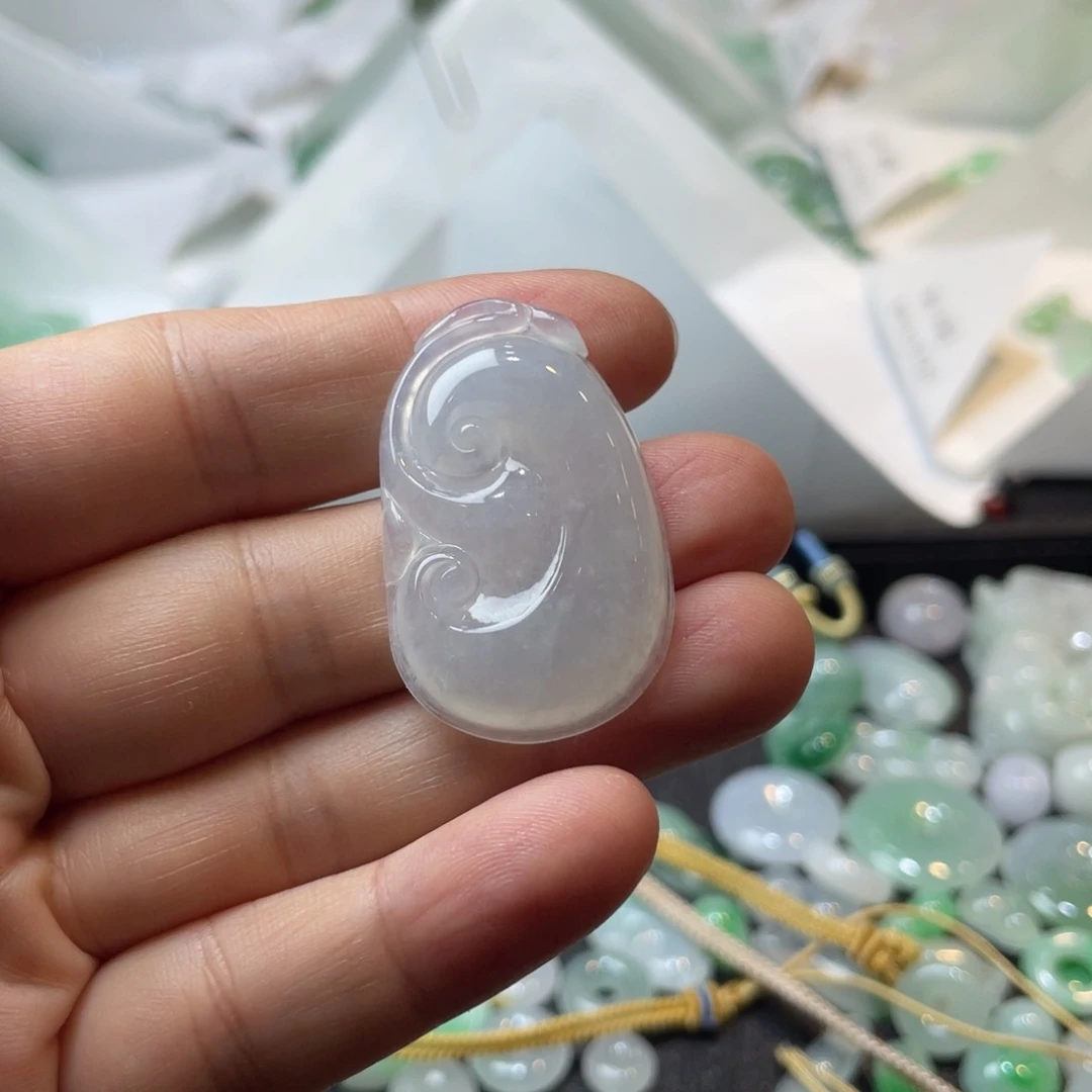 翡翠未镶嵌吊坠(不含链)随**流如意