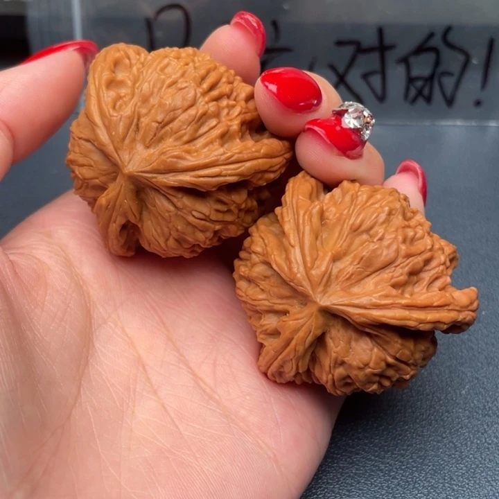 吴***生吊坠文玩核桃白狮子