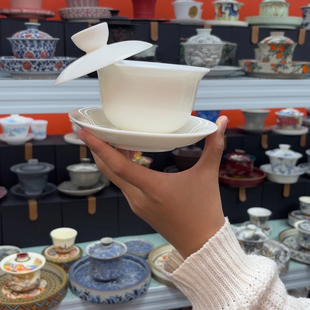 茶具是指由两件商品盖碗