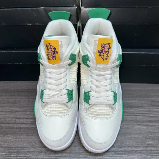 AJ4白绿 42.5码原盒 成色极新