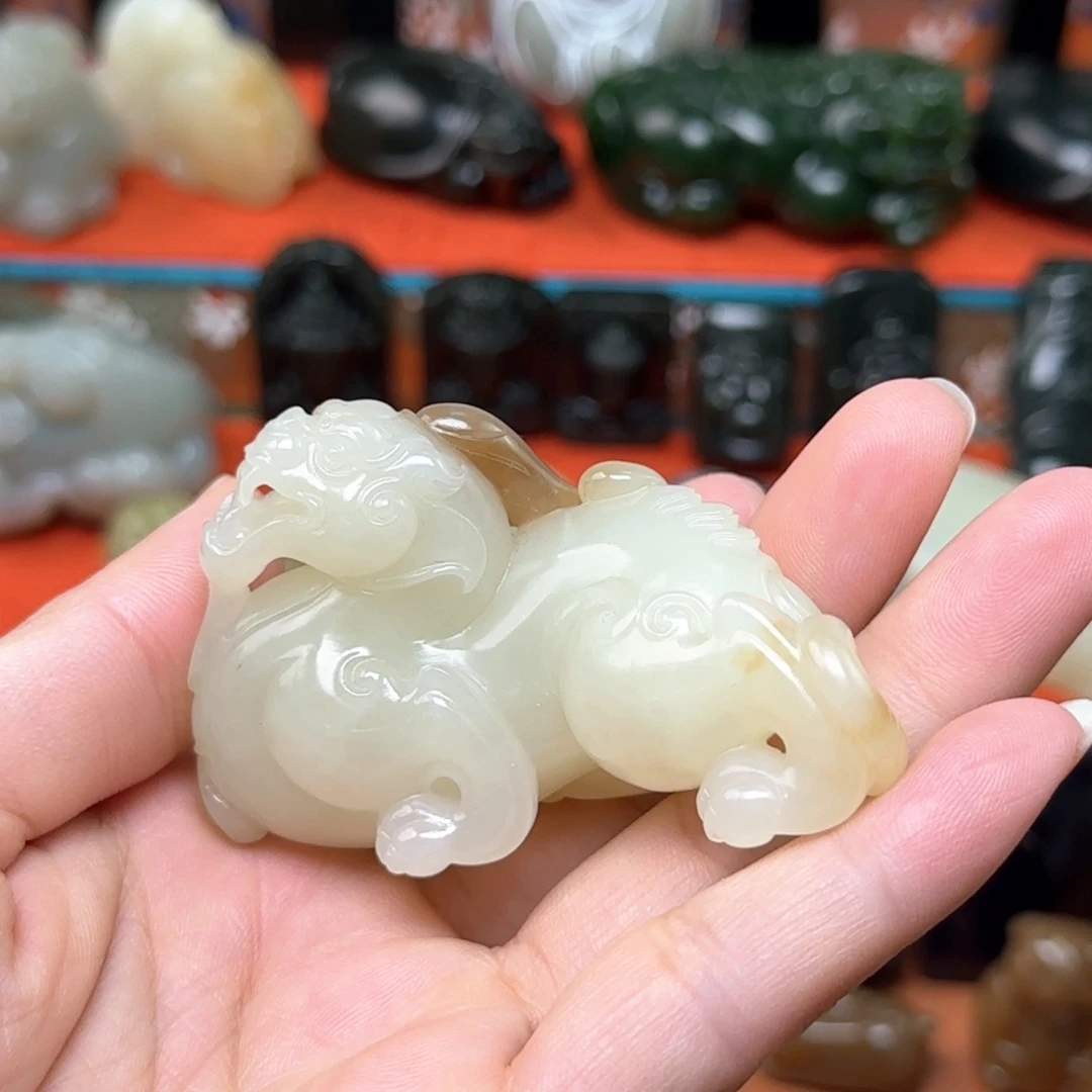 颈饰未镶嵌和田玉（糖玉）