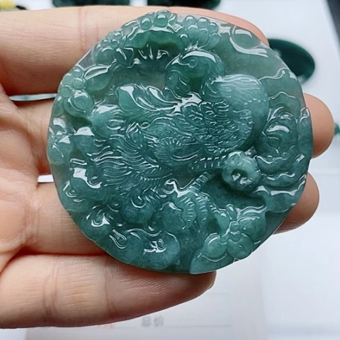 颈饰未镶嵌翡翠