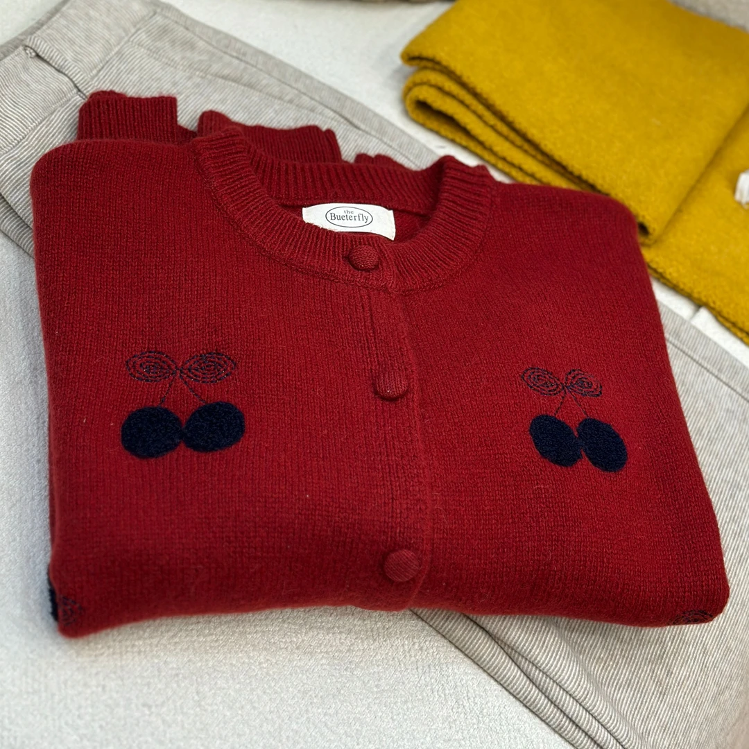 刺绣樱桃新年红毛衣拜年红正红色羊毛衫开衫打底外穿春新款2025