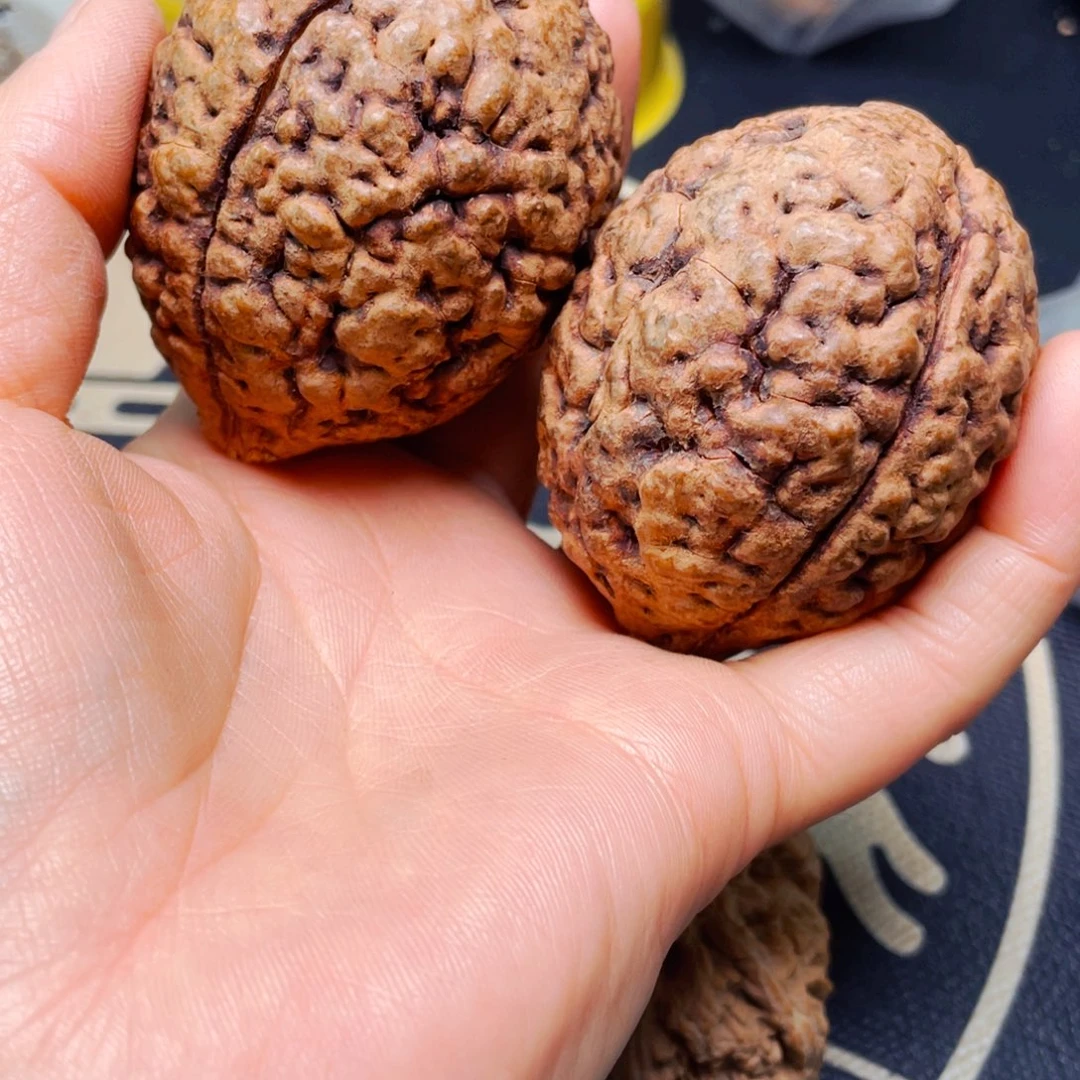 文玩核桃吊坠金刚一对