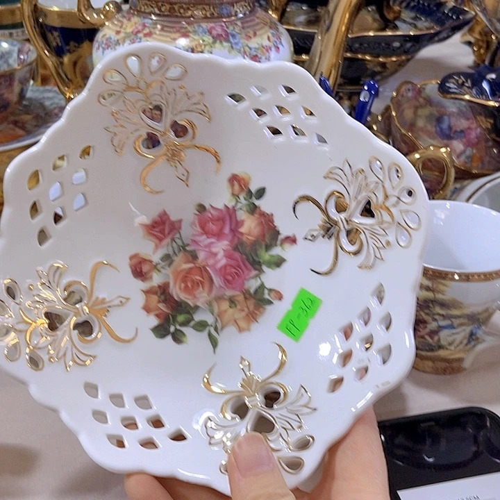 瓷片微瑕…………………………