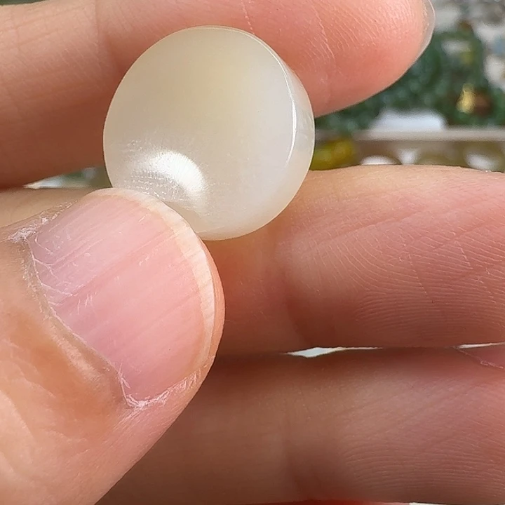 凡***玉颈饰未镶嵌和田玉