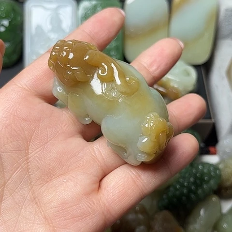 颈饰未镶嵌和田玉为*谁