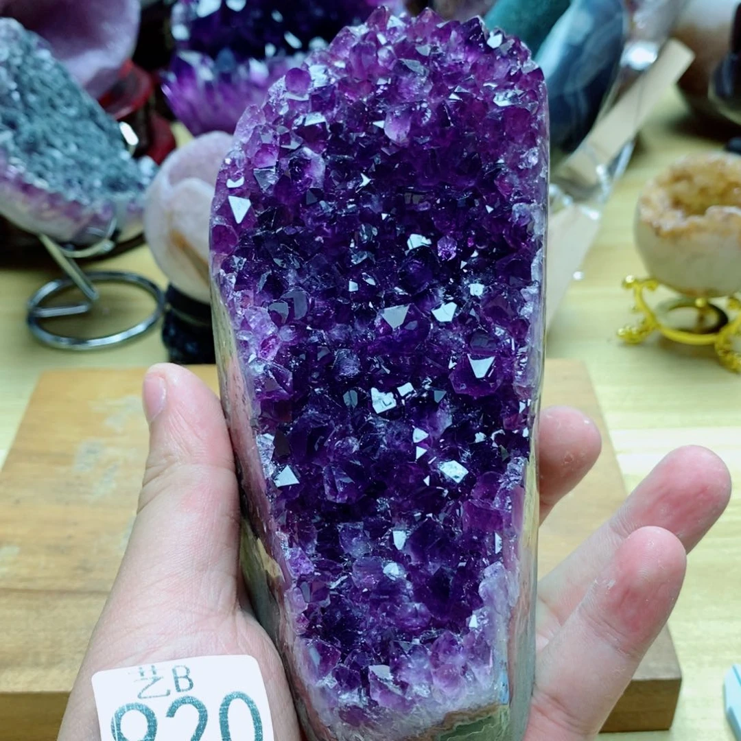 未镶嵌水晶大型摆件（非配饰）