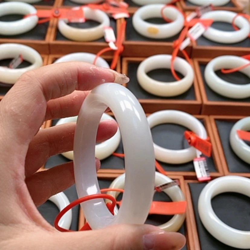 【闪购商品】未镶嵌手镯和田玉