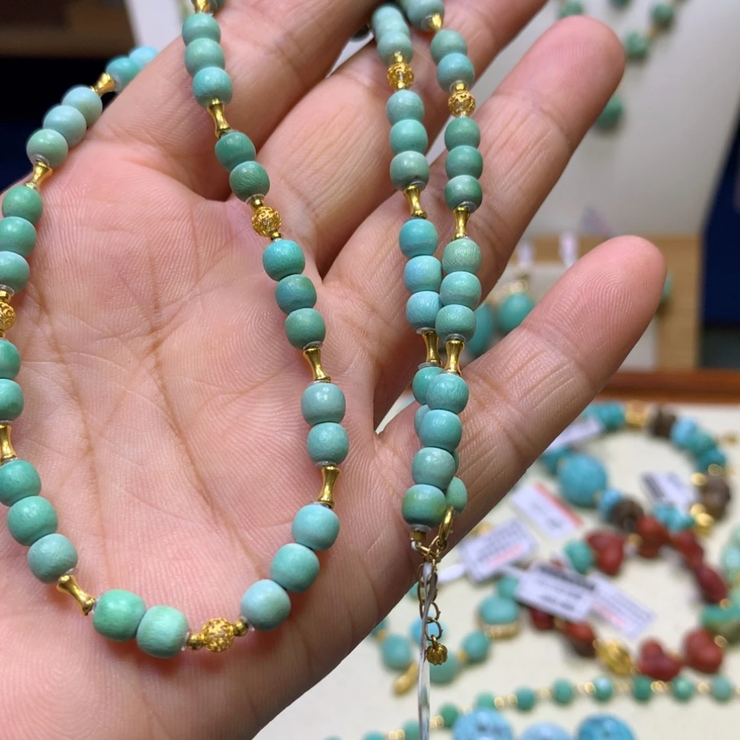 绿松石18K金镶嵌锁骨