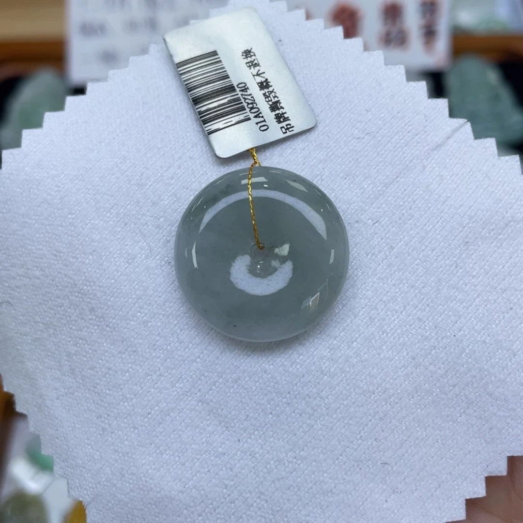 颈饰未镶嵌翡翠平安扣