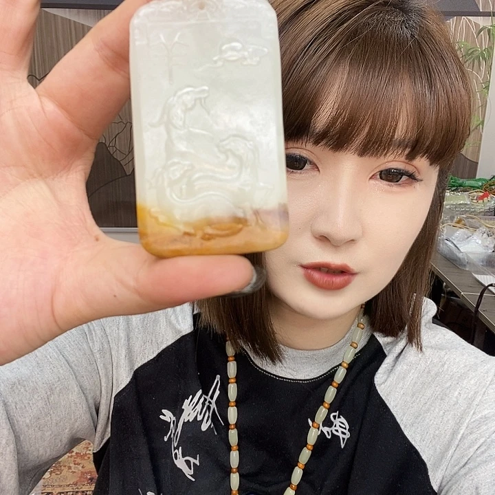 世***源和田玉未镶嵌颈饰