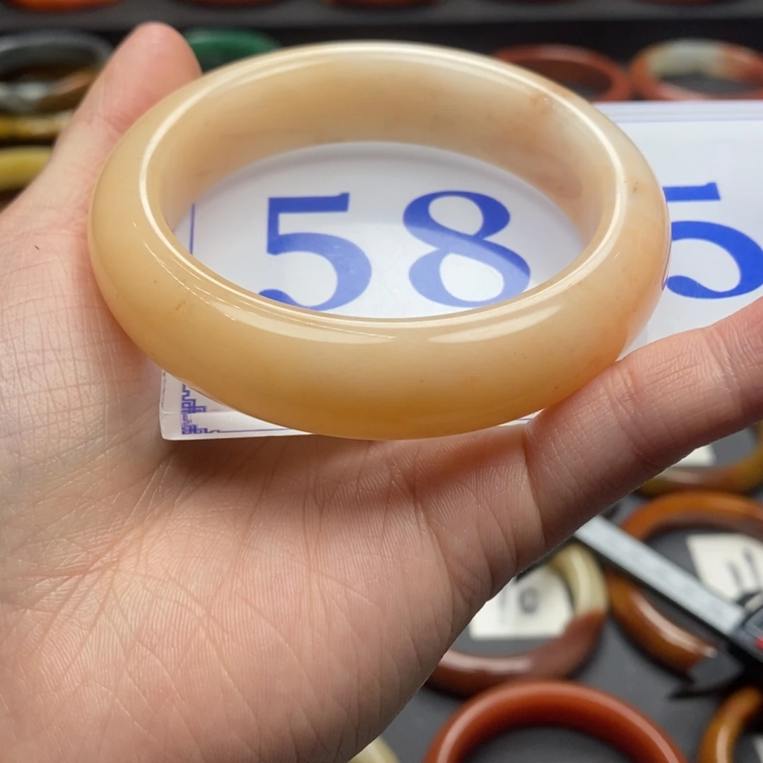 石英质玉（黄龙玉）手镯未镶嵌