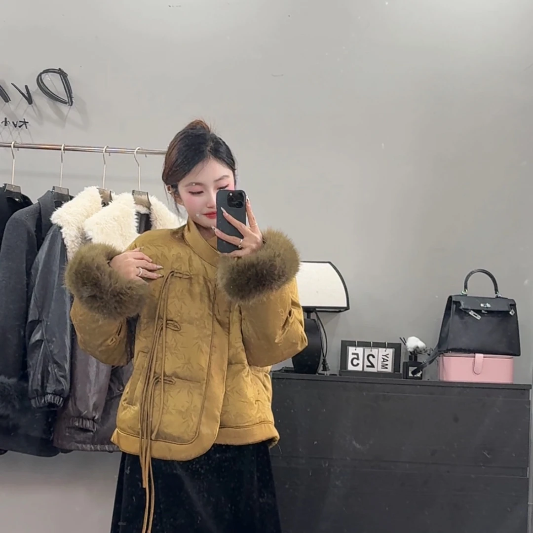 新中式盘扣短外套女士白色立领百搭重工保暖外套