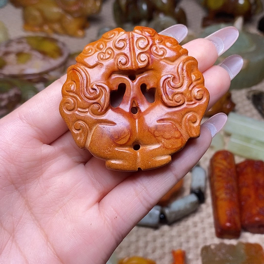 蛇纹石玉未镶嵌颈饰