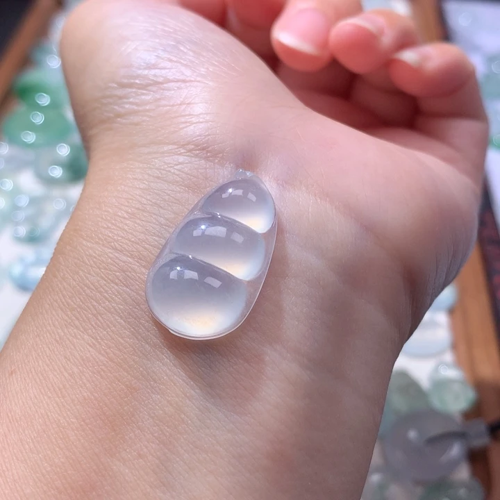 颈饰未镶嵌翡翠冰种福豆