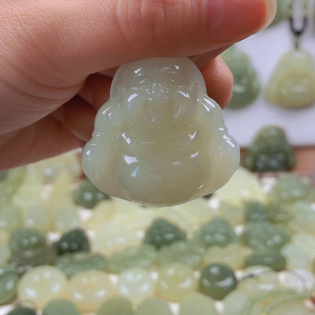 晴***～和田玉未镶嵌颈饰