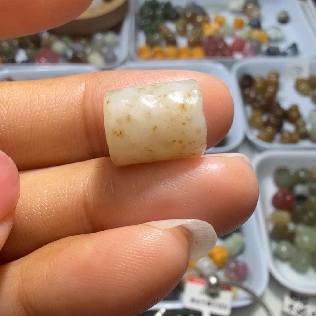 和田玉未镶嵌珠宝奇石