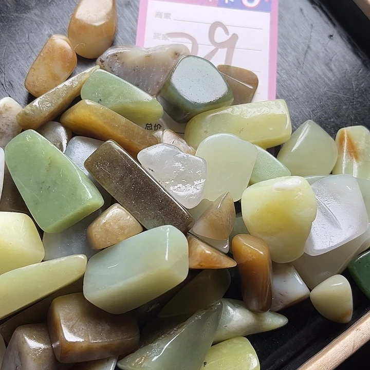和田玉边角料未镶嵌