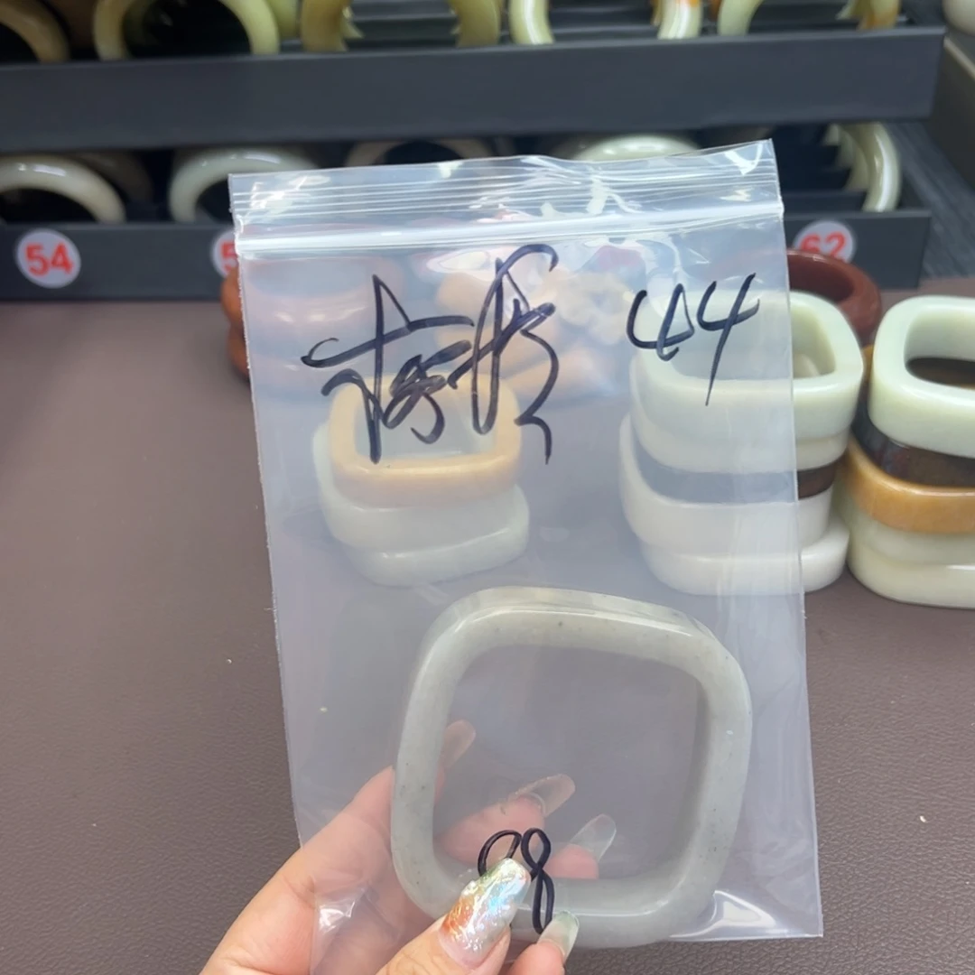 石英质玉手镯未镶嵌@****✨