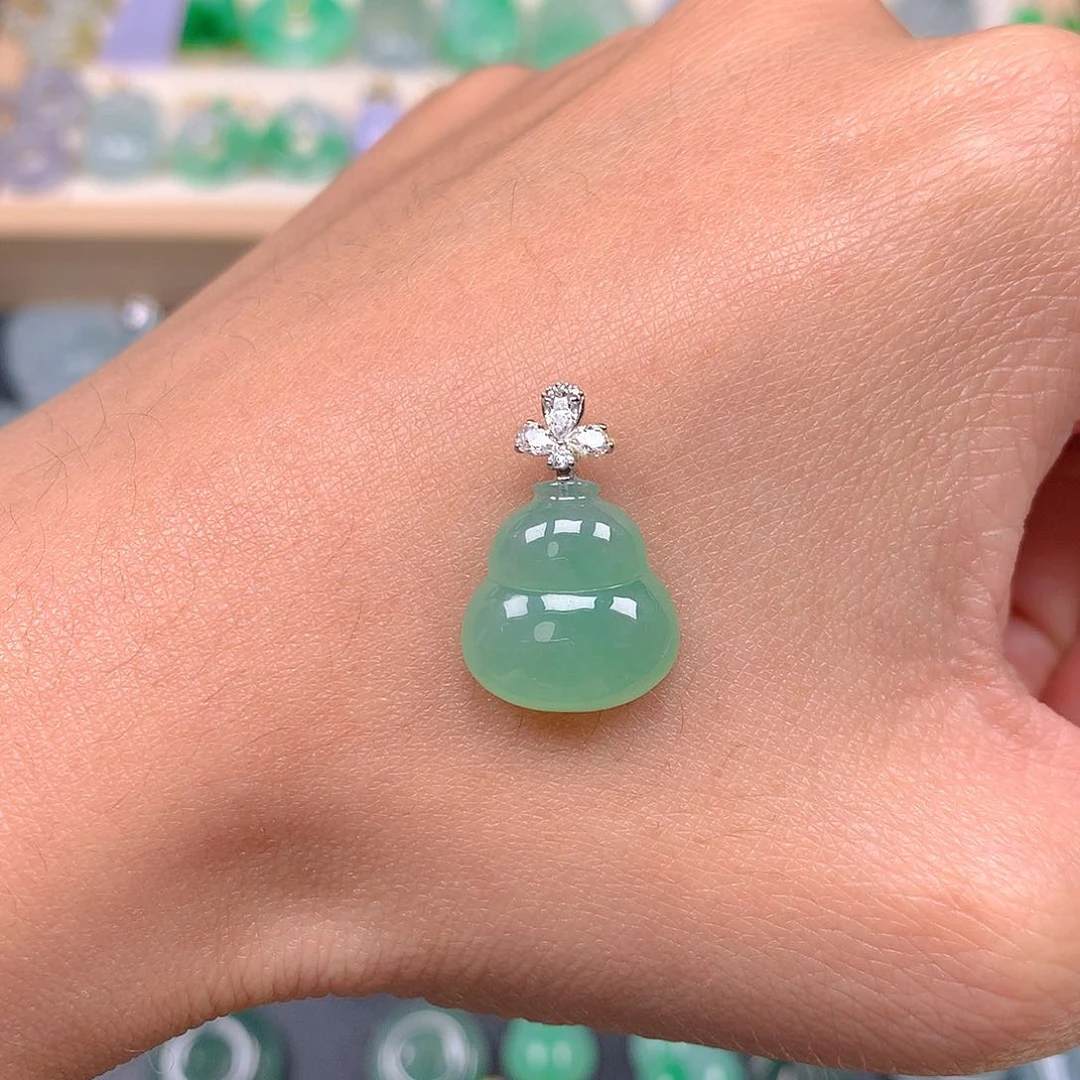 吊坠(不含链)18K金镶嵌翡翠