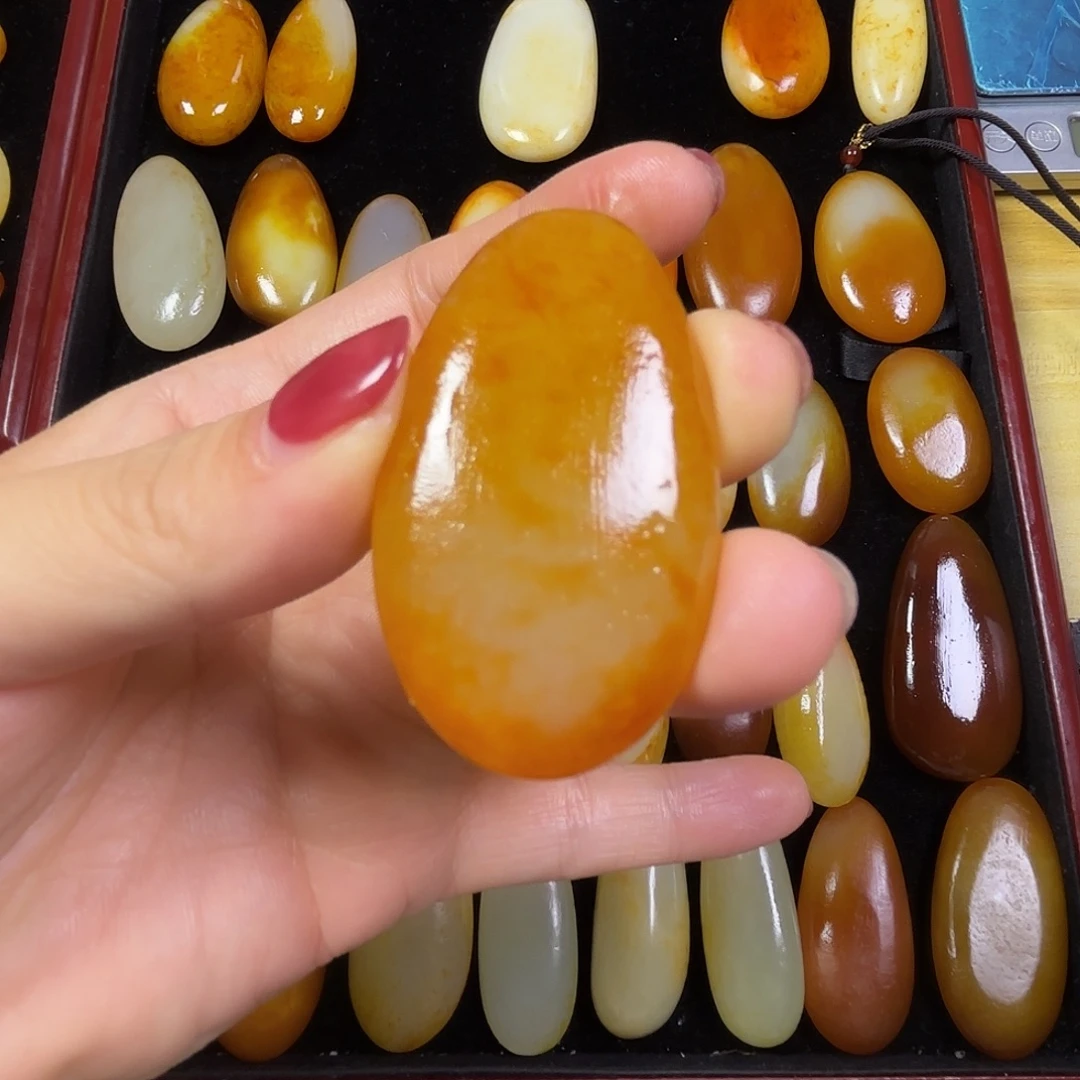 T***d颈饰未镶嵌和田玉