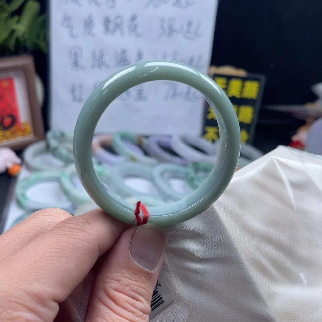 翡翠未镶嵌手镯52