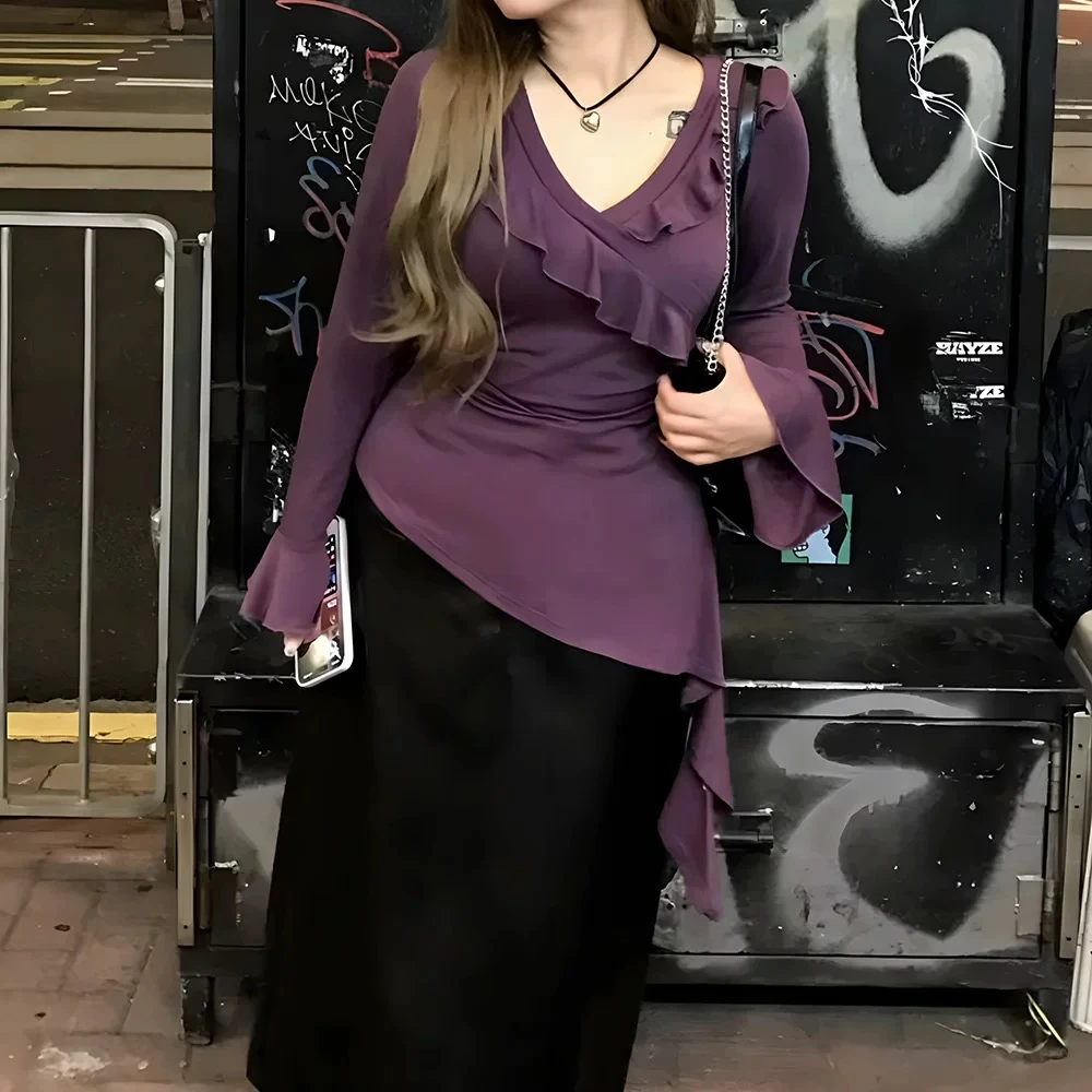 大码显瘦辣妹气质不规则上衣秋季胖mm纯欲风荷叶边V领长袖上衣女