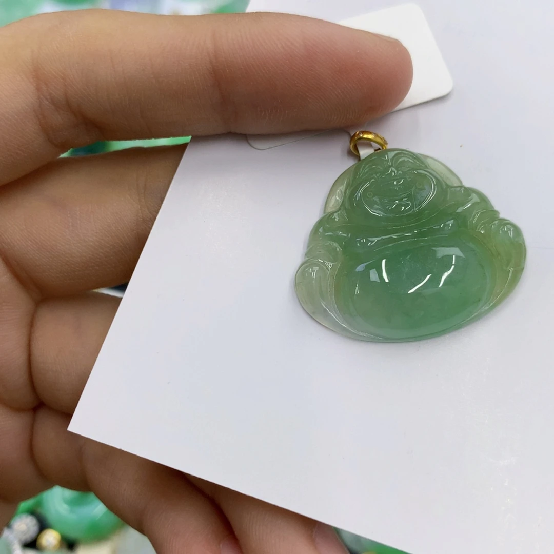 翡翠18K金镶嵌颈饰翡翠