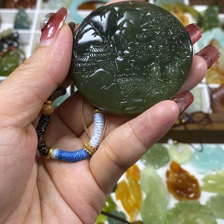 蛇纹石玉未镶嵌吊坠