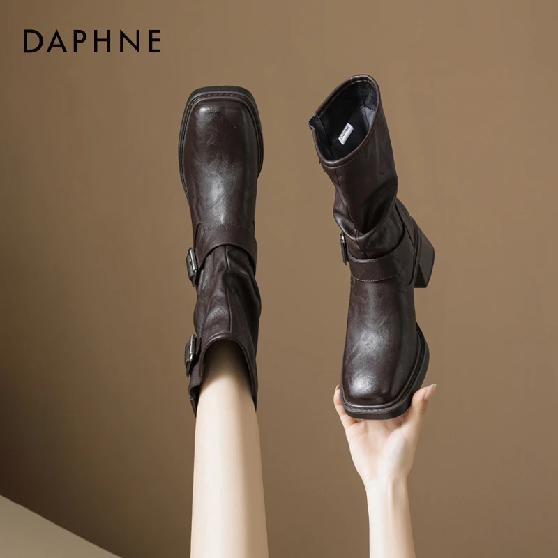 达芙妮短筒骑士靴女2025冬季新款粗跟厚底单靴美拉德皮带扣堆堆靴