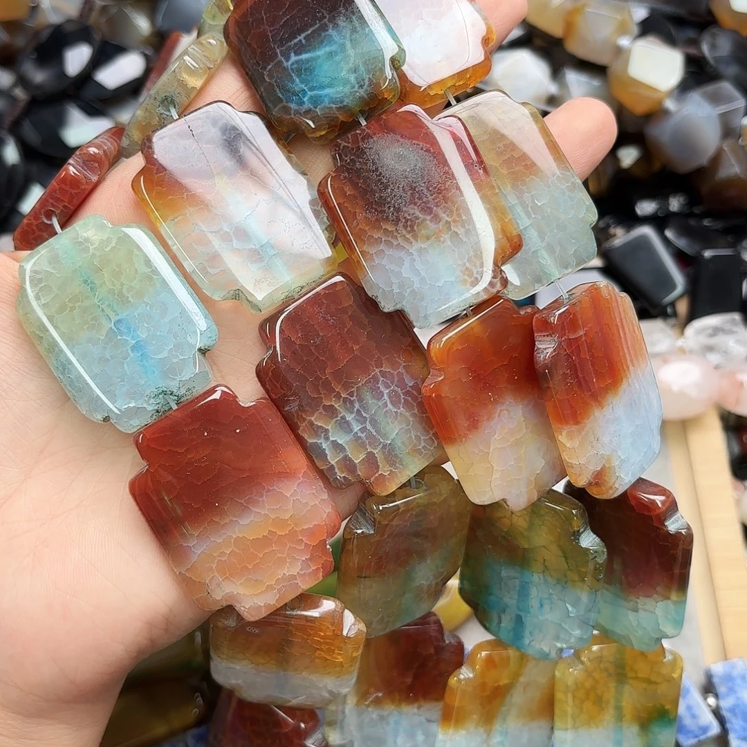 玛瑙/玉髓未镶嵌珠宝半成品30×40敦煌龙纹牌一条