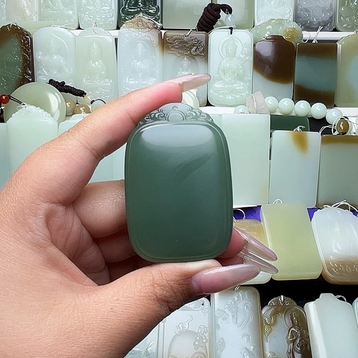 颈饰未镶嵌和田玉