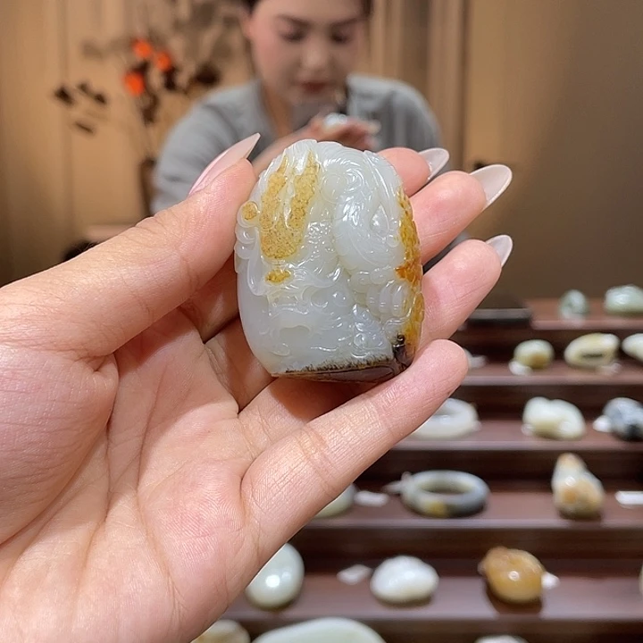 颈饰未镶嵌和田玉龙把件