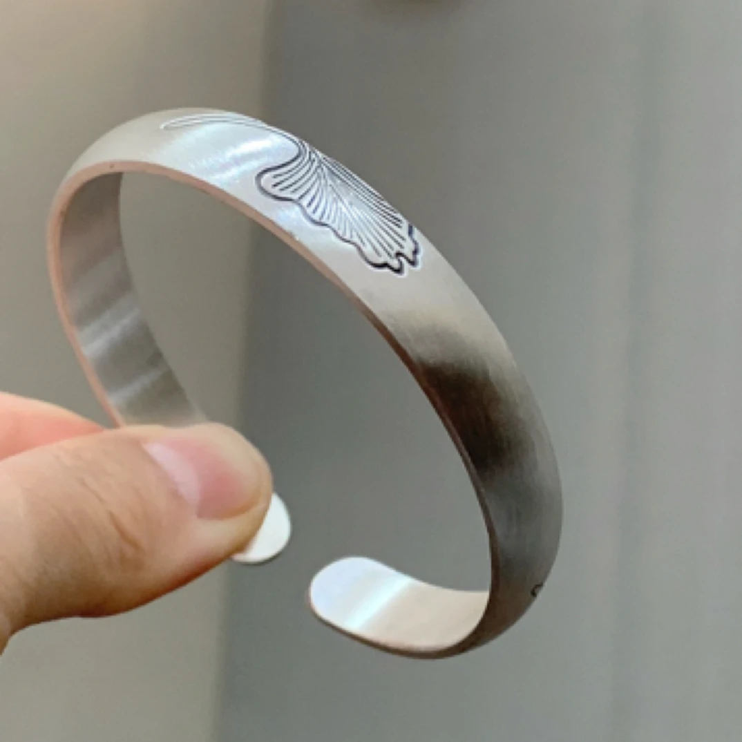 足银手镯 足银999.9砂旧拉丝工艺泥鳅背宽面开口手镯女银杏叶