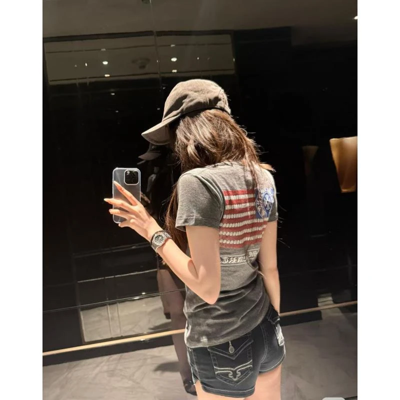 【TONG】新款气质复古设计感小众短袖T恤（220）