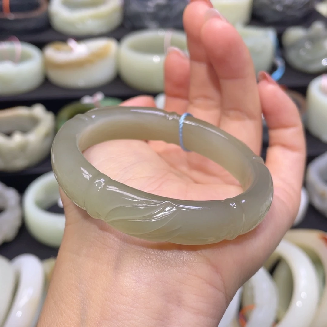 和田玉手镯未镶嵌86