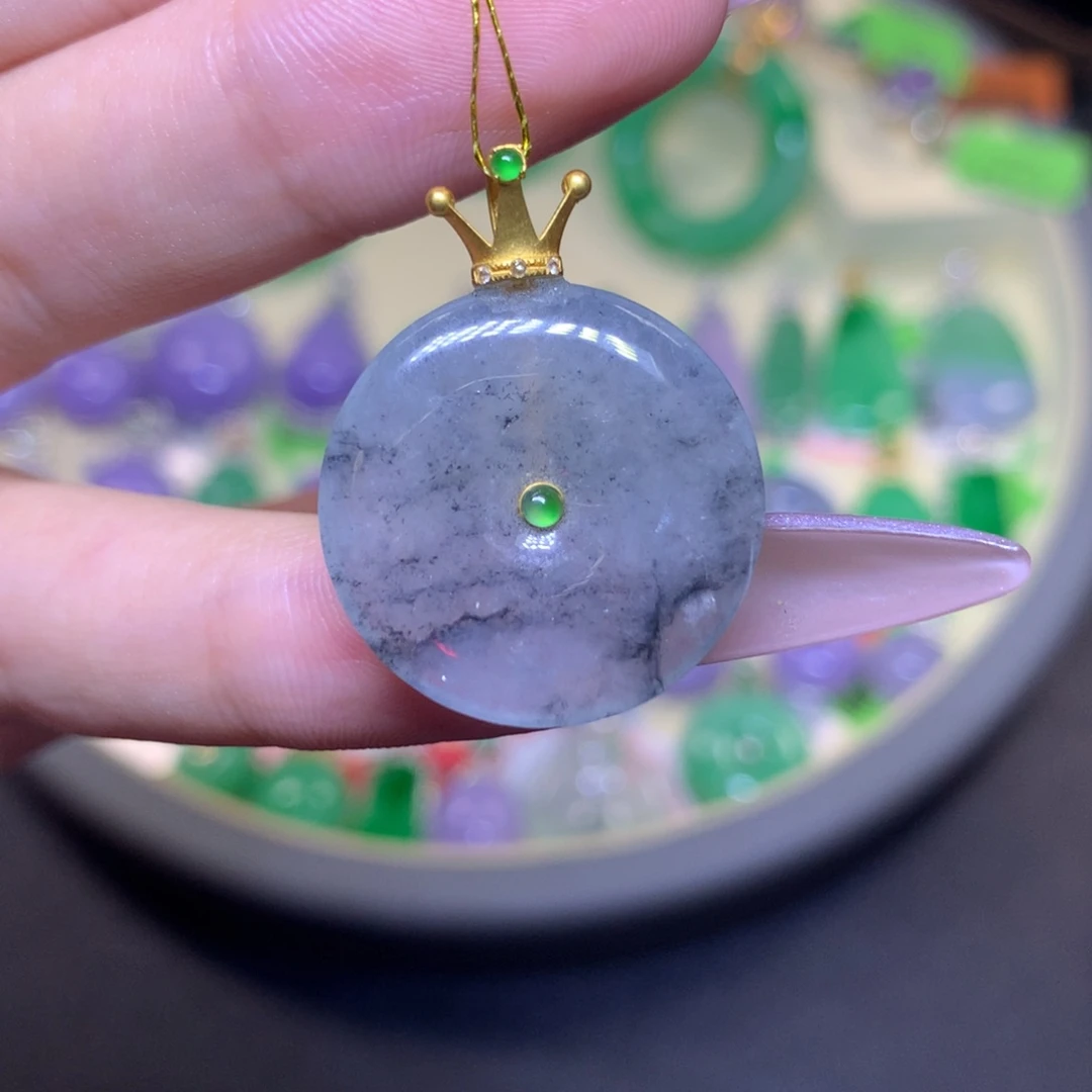 翡翠18K金镶嵌颈饰